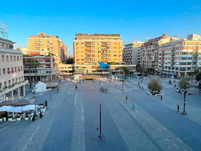 Appartamento con 6 locali in vendita in Piazza Della Rinascita, Piazza Salotto Corso Umberto, Pescara