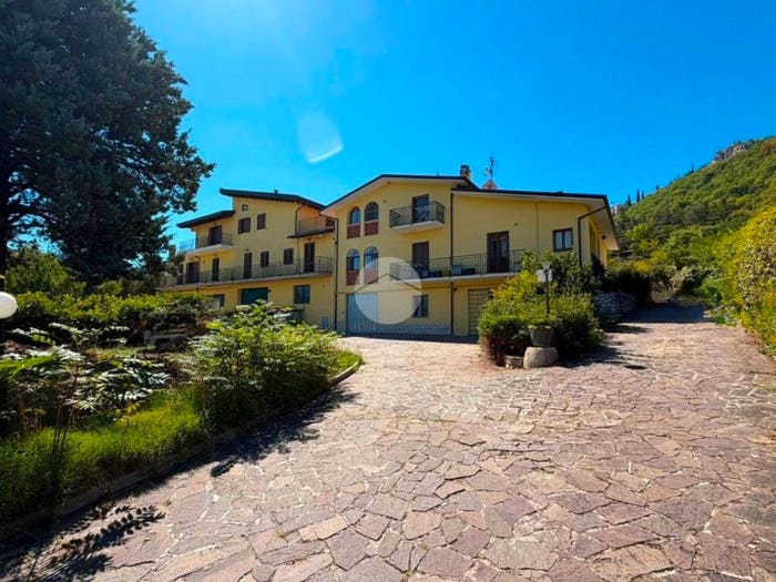 Appartamento trilocale in vendita in VIA MONTICCHIO, Fossa