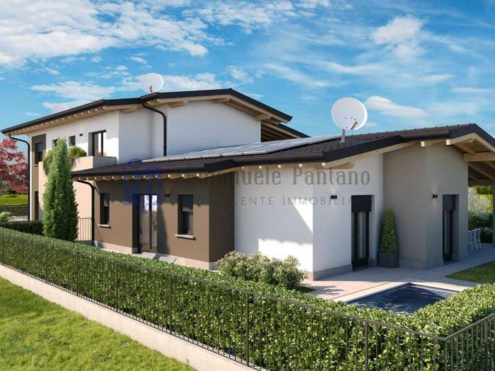 Casa quadrilocale in vendita in Via Alessandro Manzoni, Brusaporto