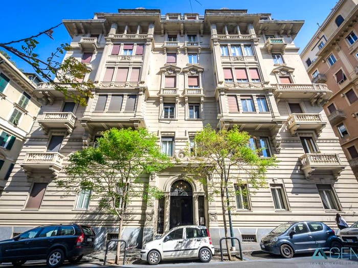 Appartamento trilocale in vendita in Corso Carbonara, Castelletto, Genova