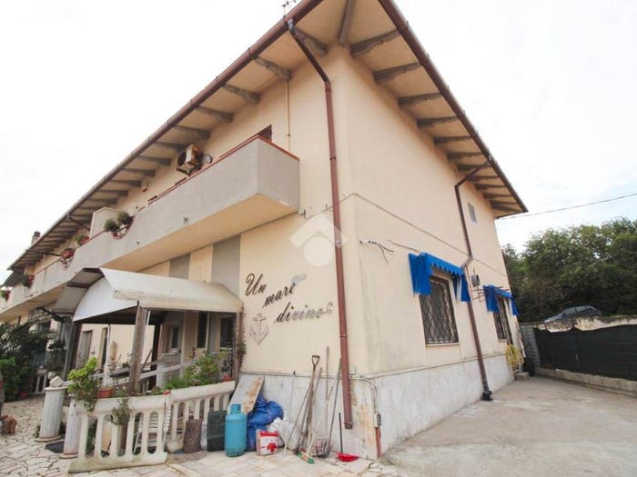 Casa con 6 locali in vendita in CONTRADA SOTTO LE CASE, Campomarino