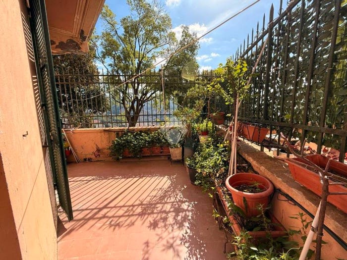 Appartamento quadrilocale in vendita in Via Cesare Cabella, Castelletto, Genova