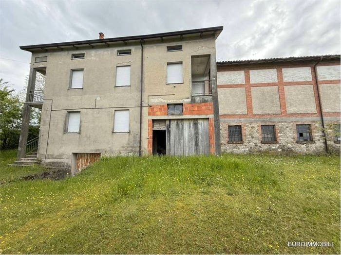 Casa con 6 locali in vendita in strada la villa bazzano, Neviano degli Arduini