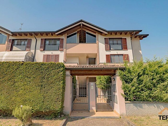 Appartamento trilocale in vendita in Via Filippo Turati, Castiraga Vidardo