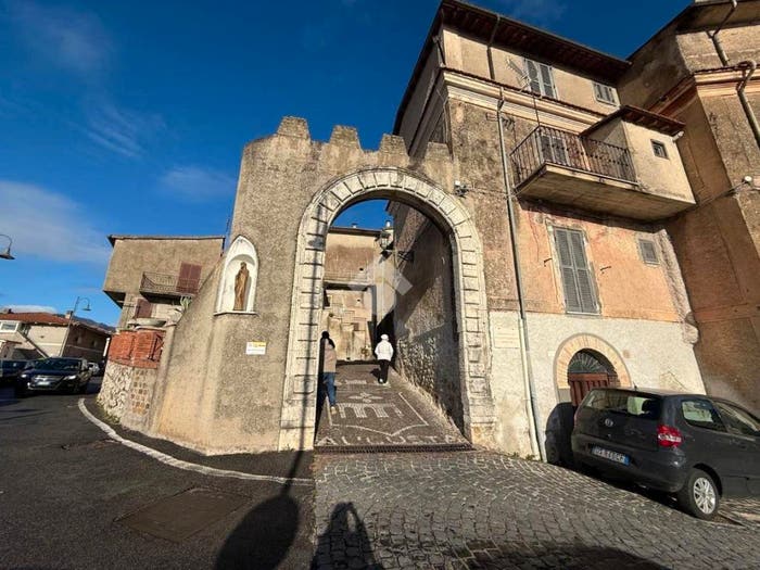 Appartamento quadrilocale in vendita in Via san martino, Centro, Agosta