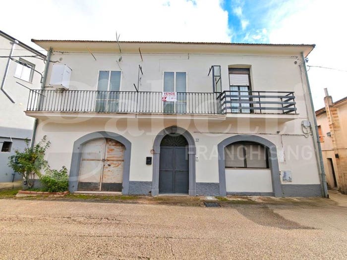 Casa trilocale in vendita in Via Falca, Centro, Venafro