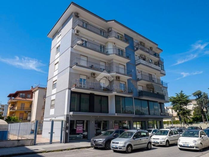 Appartamento quadrilocale in vendita in Via Verdi, Aversa