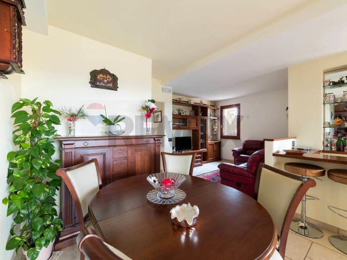 Casa con 6 locali in vendita in Viale Giacomo Matteotti, Ostra