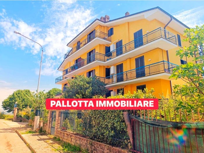 Appartamento con 5 locali in vendita in Via Aldo Moro, Canepina