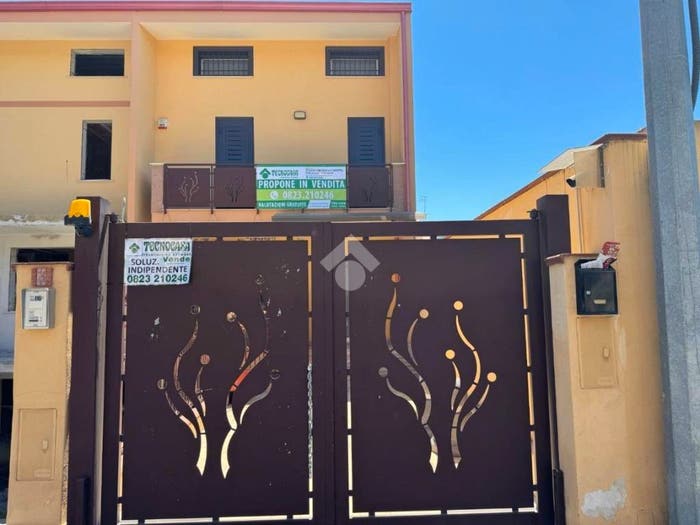 Casa quadrilocale in vendita in Via M Serao, Acquaviva, Caserta