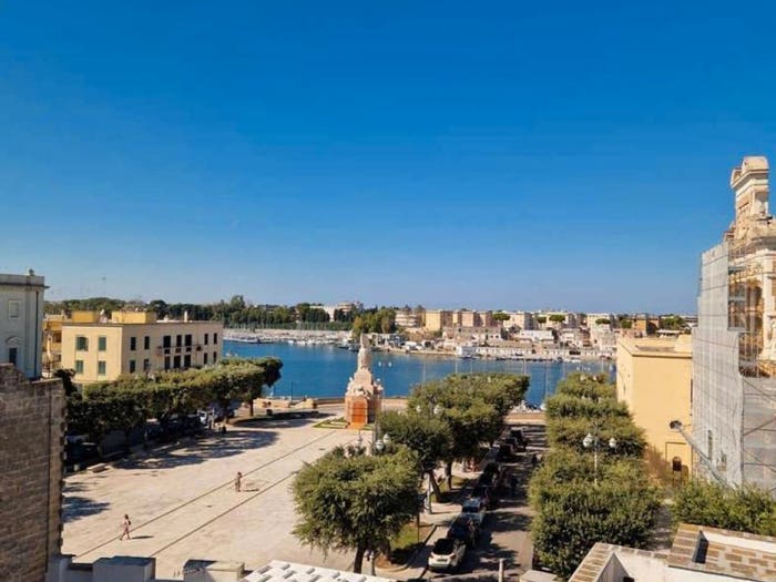 Appartamento quadrilocale in vendita in Vico De Moricino, Centro Storico, Brindisi