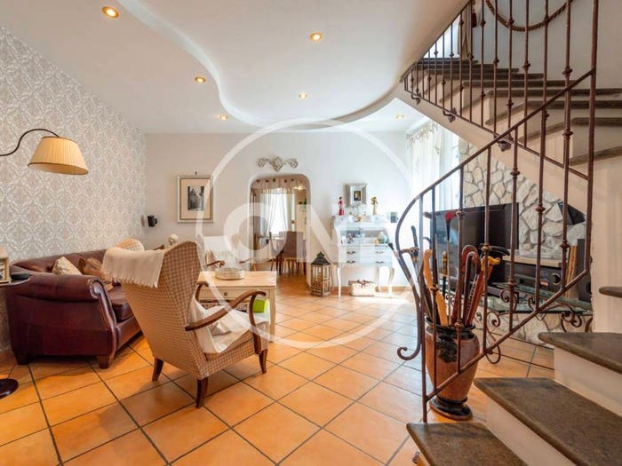 Appartamento quadrilocale in vendita in Via Roma, Centro, Castel Madama