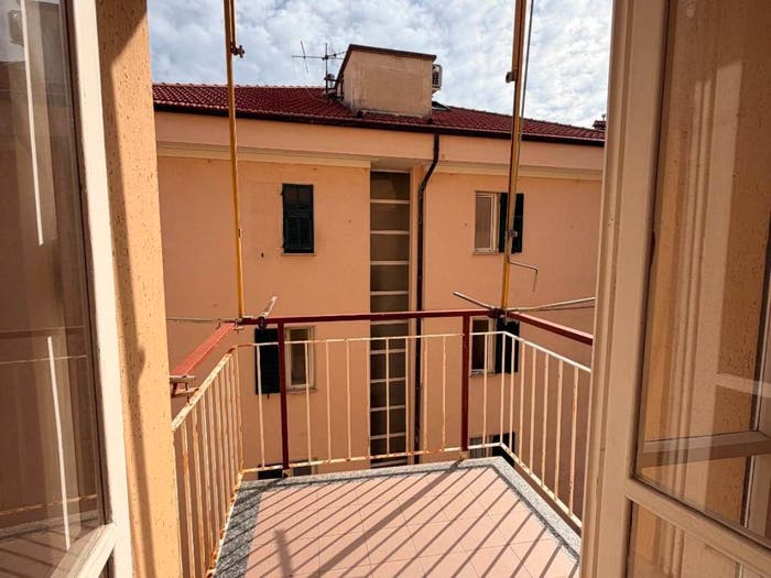 Appartamento trilocale in vendita in Via dei Glicini, Centro, Finale Ligure