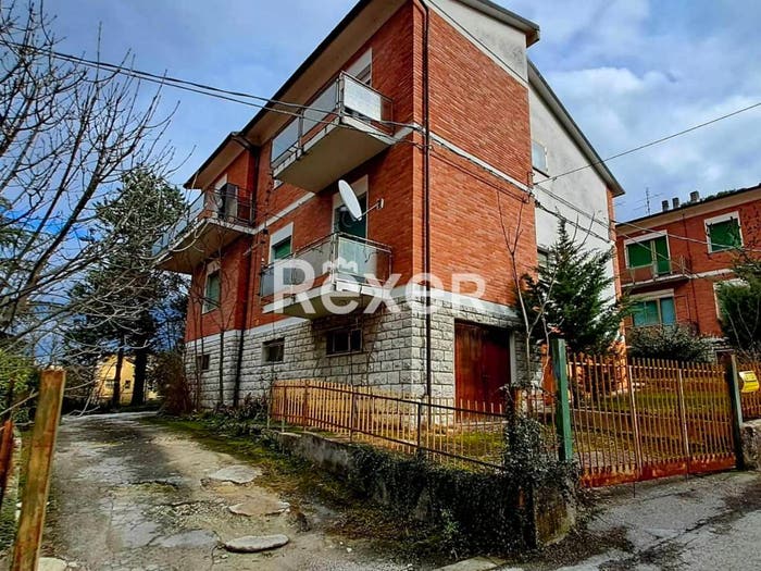 Appartamento con 5 locali in vendita in Via Sassoferrato, Centro, Cagli