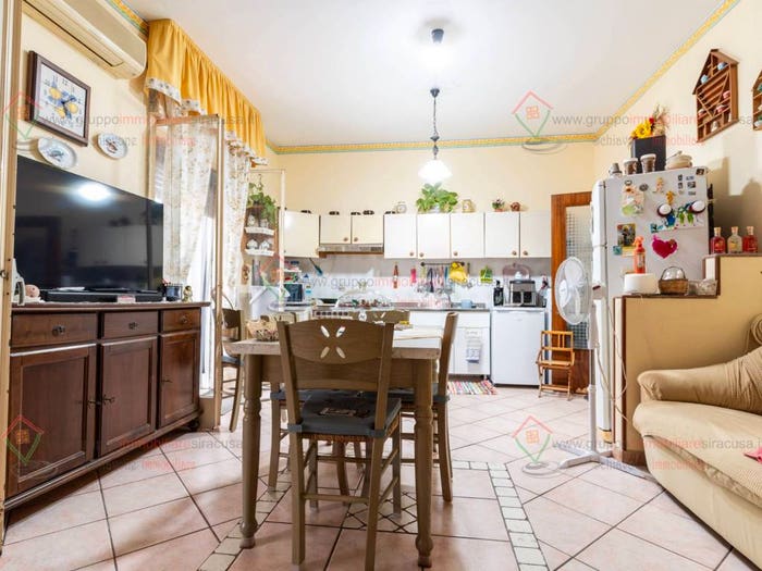Appartamento quadrilocale in vendita in Via Monte Bianco, Epipoli, Siracusa