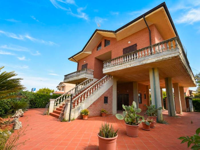 Casa con 6 locali in vendita in Lungomare Rocca Priora, Marina Di Rocca Priora, Falconara Marittima