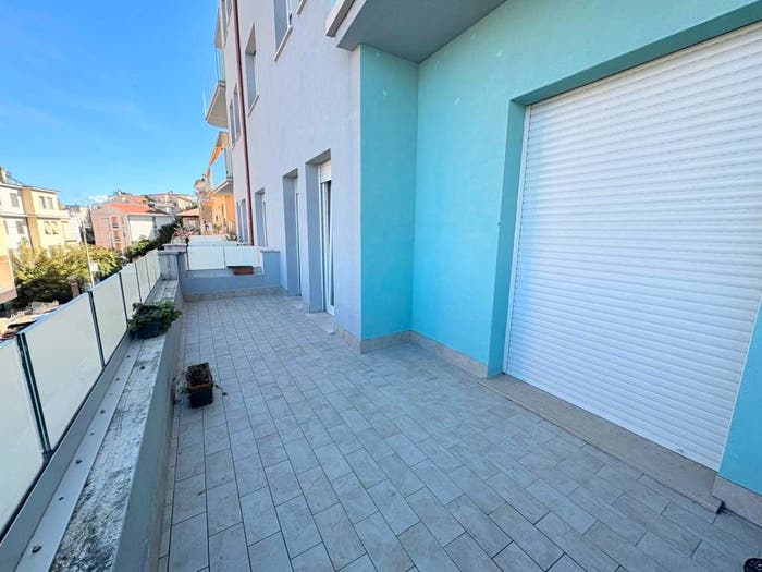 Appartamento con 6 locali in vendita in Adriatico, Ancona