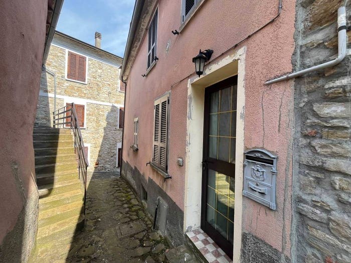 Casa quadrilocale in vendita in Località Carpana, Bardi
