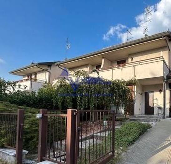 Casa con 5 locali in vendita in Colognola, Bergamo
