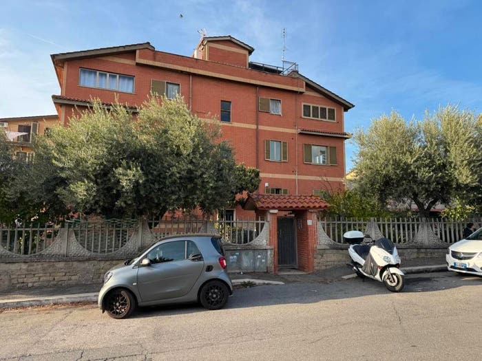 Appartamento trilocale in vendita in Via Erve, Valle Muricana, Roma