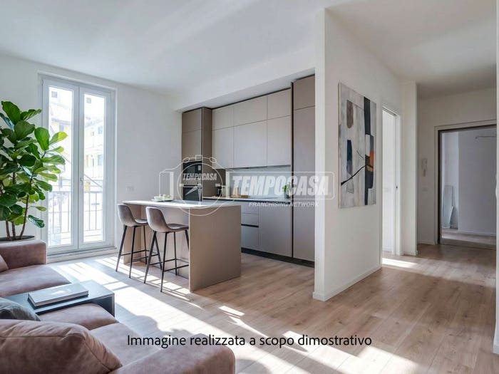 Appartamento bilocale in vendita in Via San Antonio, Centro, Luino