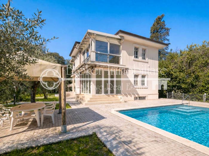 Casa con 6 locali in vendita in Via Borgo Vecchio, Camaiore Paese, Camaiore