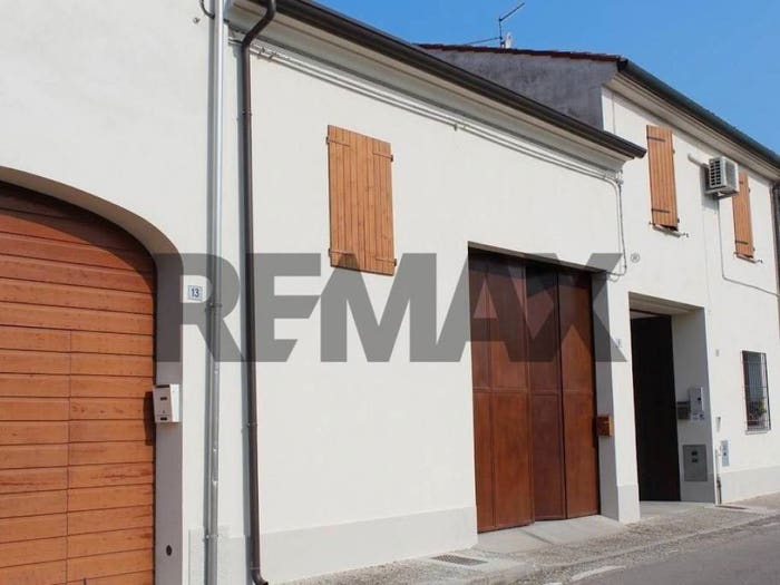 Casa con 5 locali in vendita in Via Padre Kolbe, Centro, Commessaggio