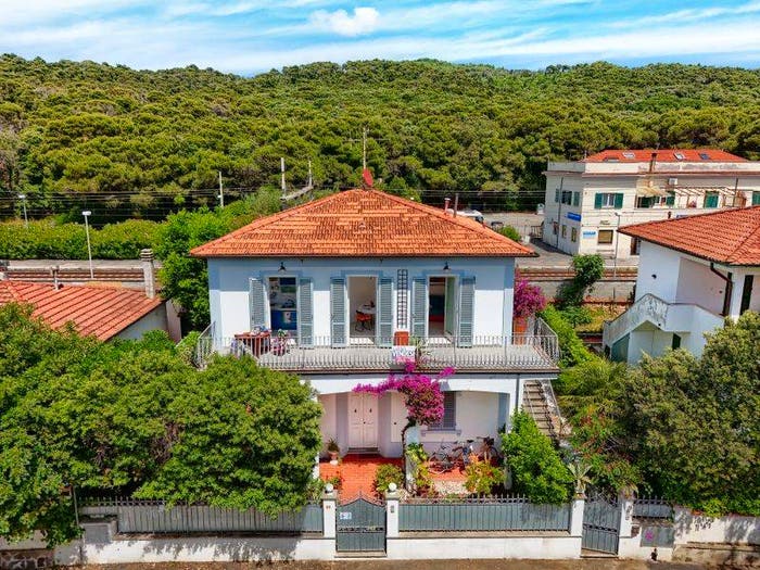 Appartamento con 6 locali in vendita in Via Mario Puccini, Quercianella, Livorno