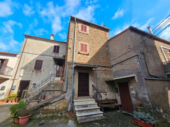 Appartamento trilocale in vendita in Piazza Dante, Centro, Bomarzo