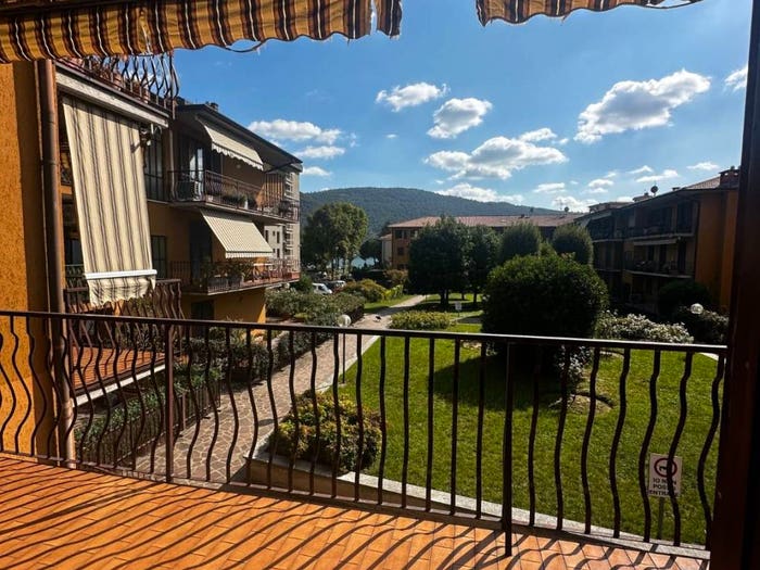 Appartamento trilocale in vendita in Via Vittorio Veneto, Sarnico