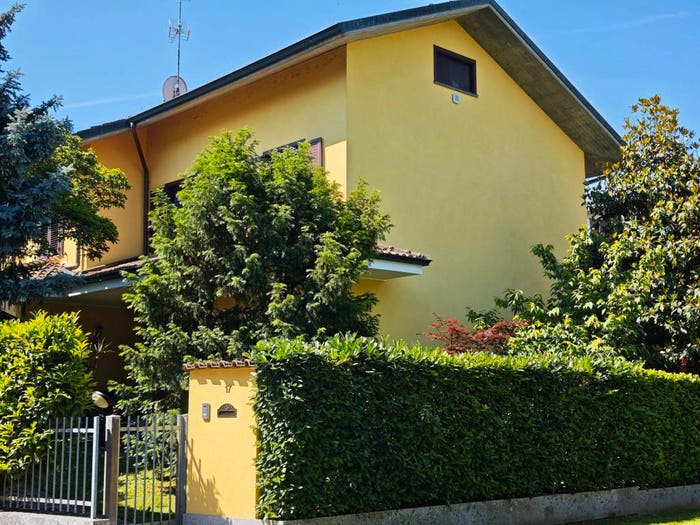 Casa quadrilocale in vendita in Via Cassino, Centro, Mulazzano