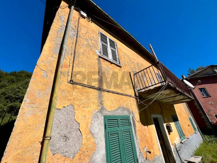 Casa con 6 locali in vendita in via Marchesano, Varese Ligure