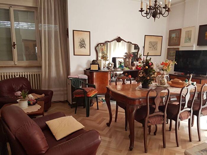 Appartamento con 6 locali in vendita in Sassonia, Fano