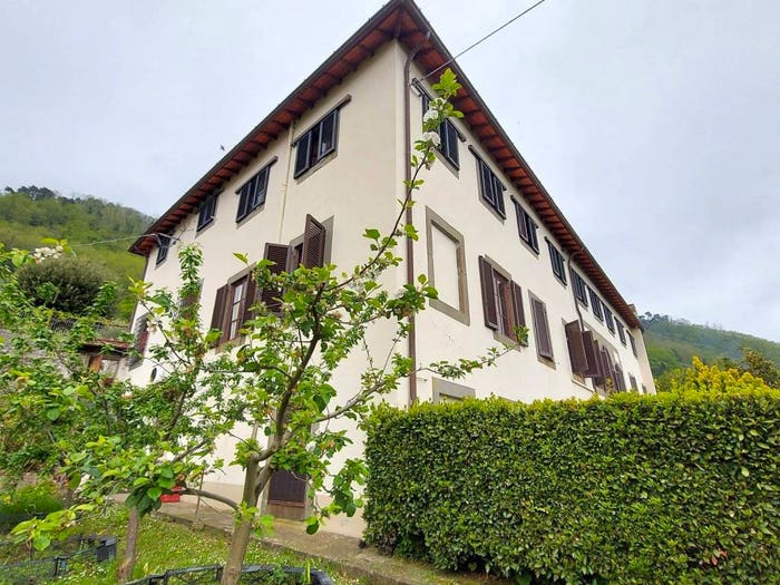 Casa con 6 locali in vendita in Matraia Valgiano, Capannori