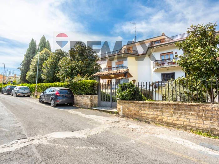 Appartamento con 5 locali in vendita in VIA GOFFREDO SPINEDI, Cappuccini San Matteo Sperduti, Monterotondo