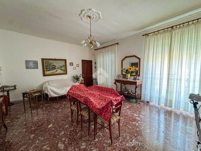 Appartamento quadrilocale in vendita in Via Trento, Centro, Amantea