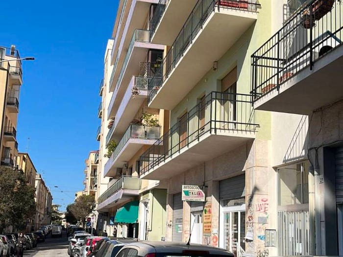 Appartamento con 5 locali in vendita in Via Melchiorre Jannelli, San Leonardo, Catanzaro