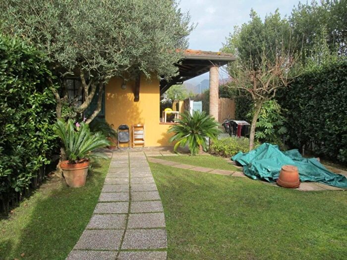 Casa trilocale in vendita in Via F Donati, Forte Dei Marmi