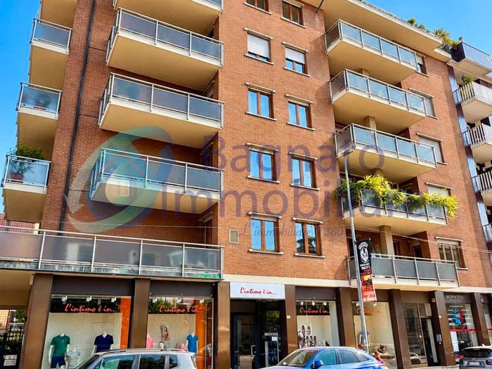 Appartamento trilocale in vendita in Viale Roma, Sacro Cuore, Novara