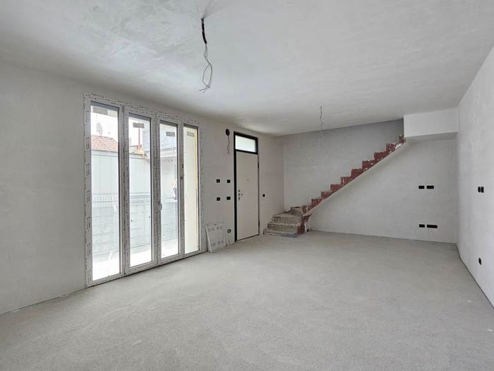 Appartamento trilocale in vendita in Via Prata, Centro, Caravaggio