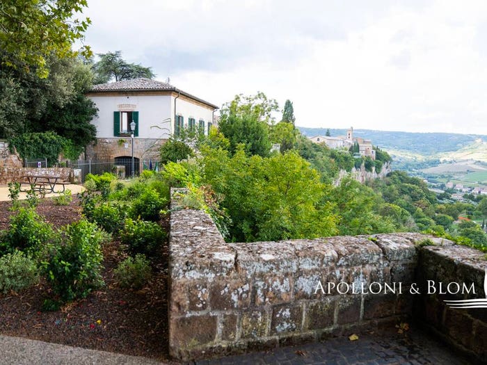 Casa con 6 locali in vendita in Via Monte Bianco, Orvieto Scalo, Orvieto