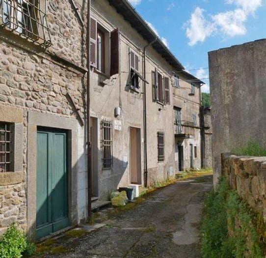 Casa quadrilocale in vendita in Via Nazario Sauro, Posara, Fivizzano
