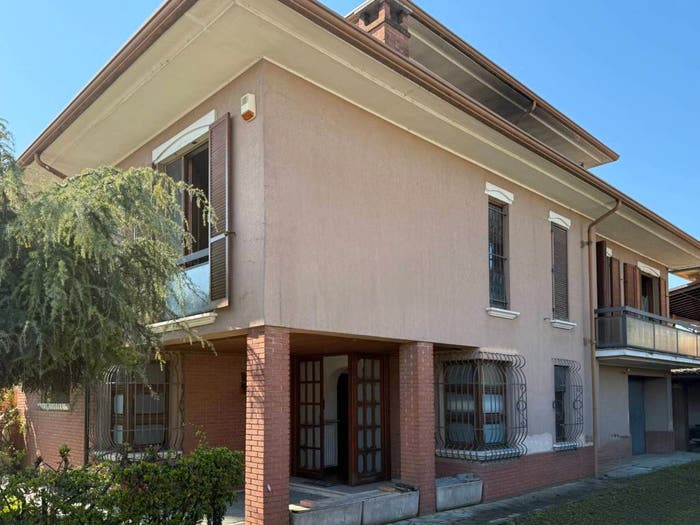 Casa con 6 locali in vendita in Via Carlo De Berris, Centro, Castelnuovo Scrivia