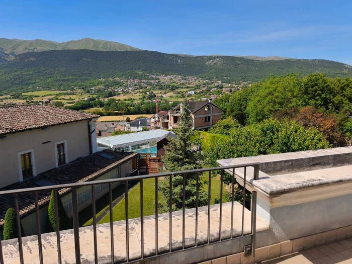 Casa con 6 locali in vendita in Via Collevernesco, Sant'Elia Bazzano, L'Aquila