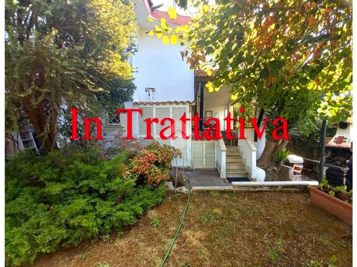 Casa quadrilocale in vendita in Via Nuoro, Nuova Florida, Ardea