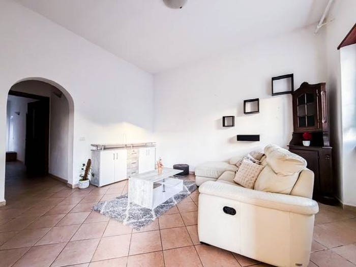 Casa con 5 locali in vendita in Via Caravaggio, Santa Maria, Olbia
