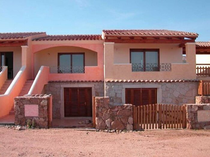 Casa con 6 locali in vendita in Via Marghine SNC, Porto San Paolo, Loiri Porto San Paolo