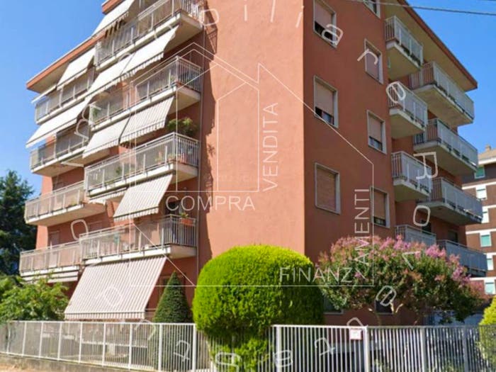 Appartamento trilocale in vendita in Via Vizzola Ticino, Sant'Edoardo, Busto Arsizio
