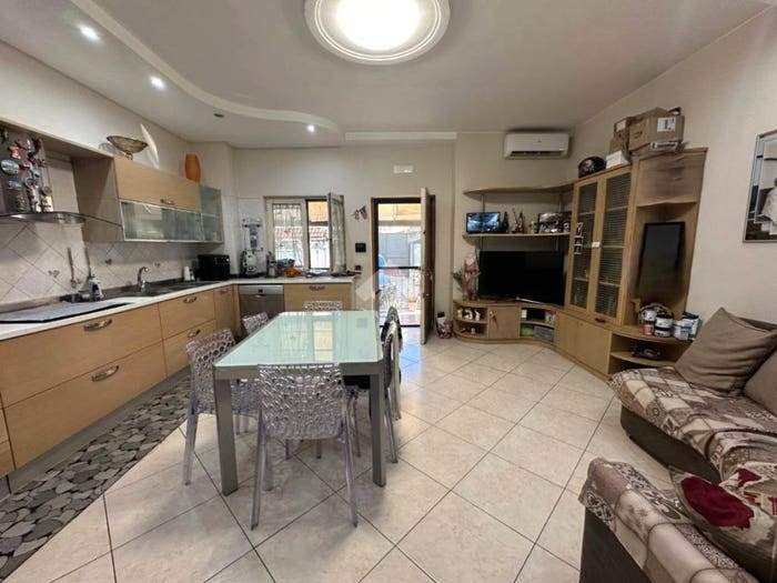 Appartamento trilocale in vendita in Via lago lucrino, Ponticelli, Napoli