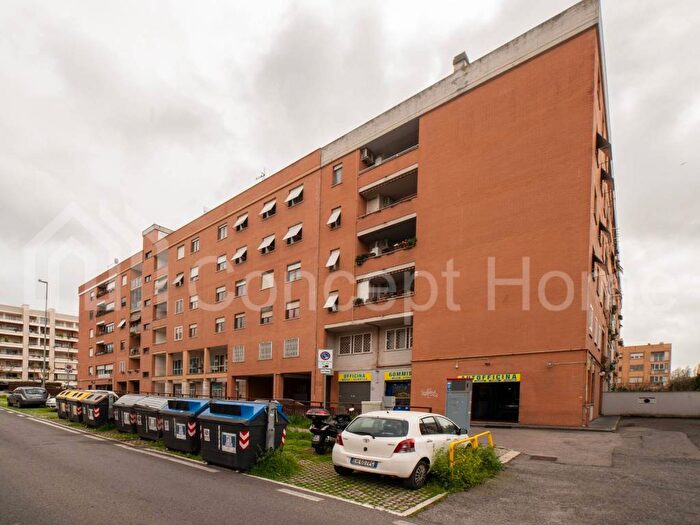 Appartamento trilocale in vendita in Via Abigaille Zanetta, Cecchignola Giuliano Dalmata, Roma